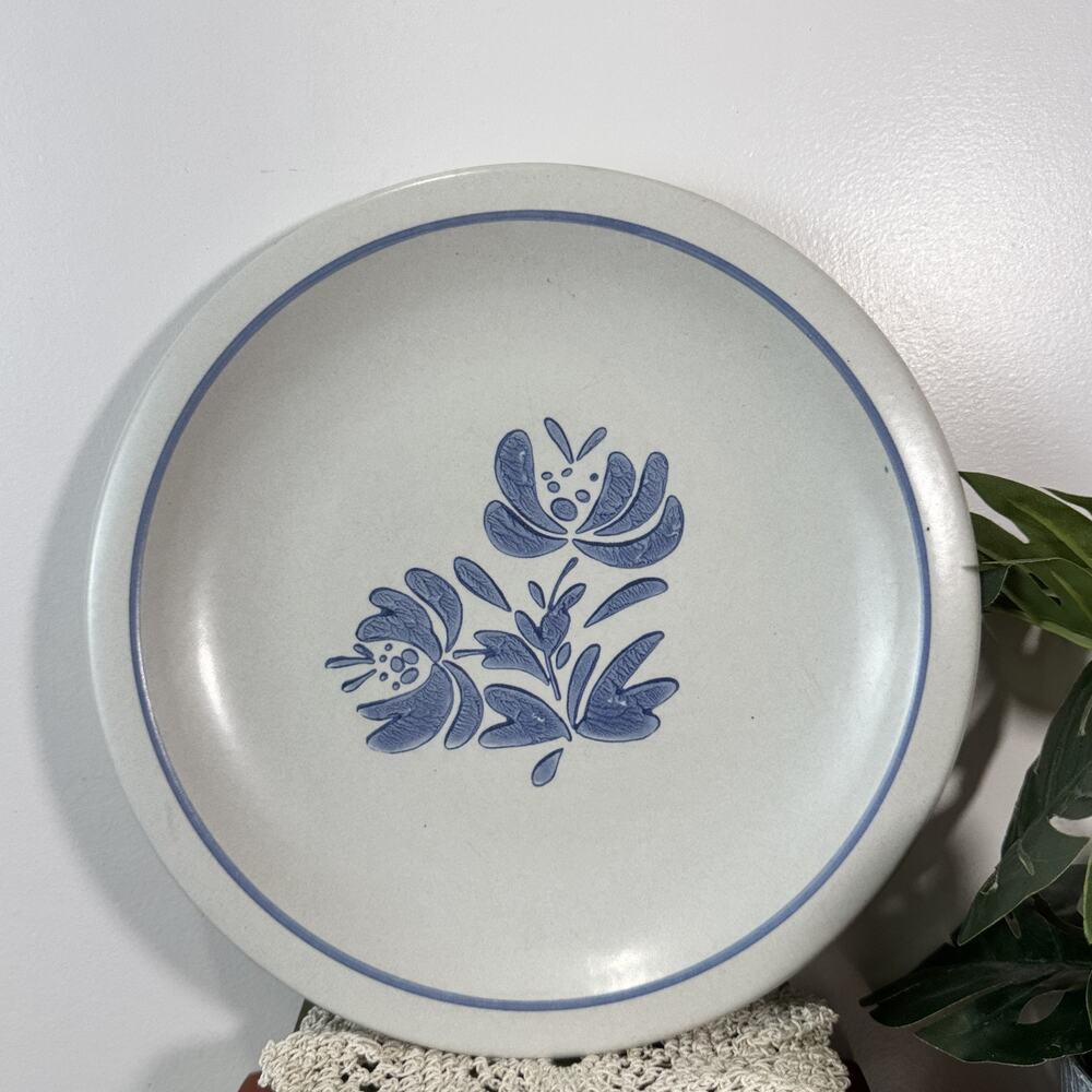 Pfaltzgraff Dinner Plate 10" Stoneware Blue Floral Border Made in USA Yorktowne